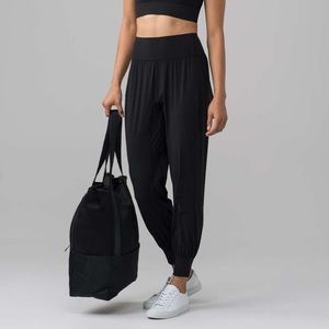 Lululemon Sun Setter Jogger